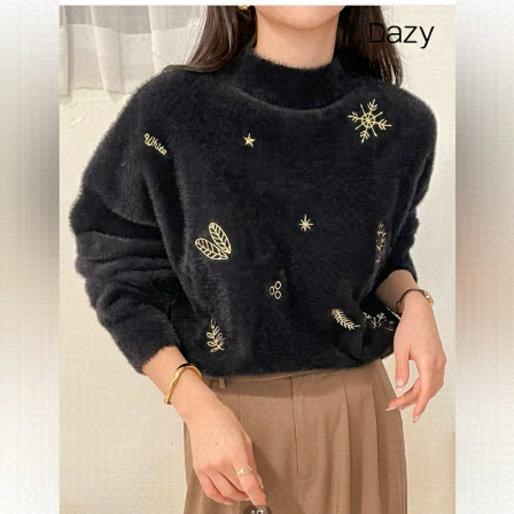 Dazy Christmas Embroidered Mock Neck Drop Shoulder Fluffy Knit Sweater Sz L NWOT